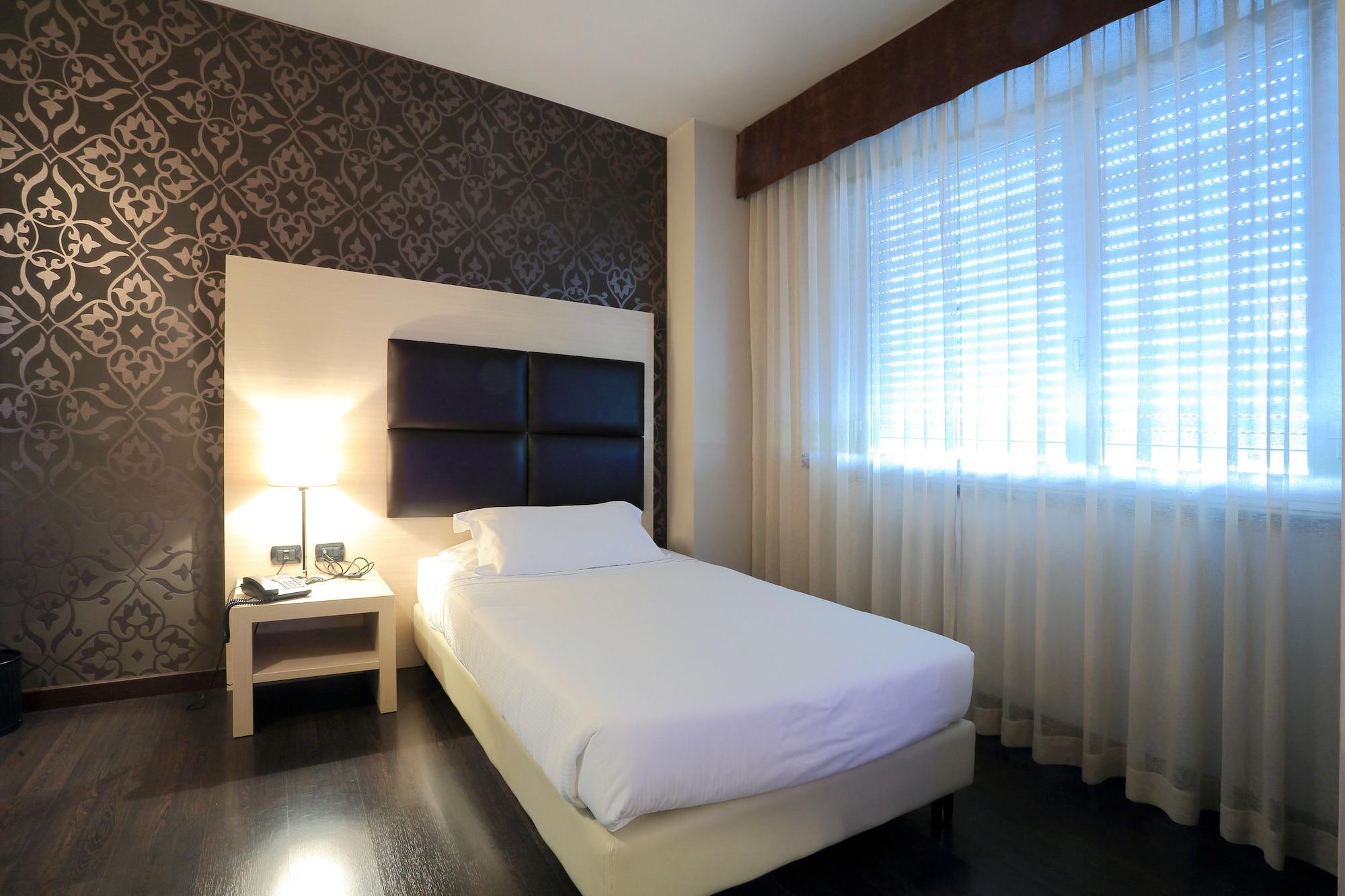 Hotel La Torretta Bollate Kültér fotó